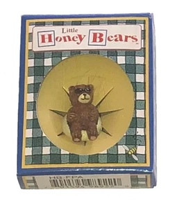 Kleine Honigbären Miniatur Figur Neu im Karton Schlauch & Farbtöne grün/weiß Box - Bild 1 von 1