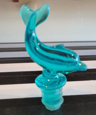 TOP DE DELFÍN TAPÓN AZUL ZAFIRO ACRÍLICO CON FUNDA DE SILICONA BLANCA 3,75 PULGADAS Foto 1 de 3