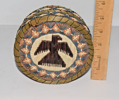 Cesta de abedul pluma de puercoespín Thunderbird nativo americano primera nación Foto 1 de 4