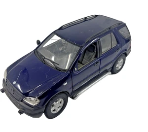 Maisto Mercedes Benz ML320 schwarz Maßstab 1:18 SUV Diecast Auto - Bild 1 von 9