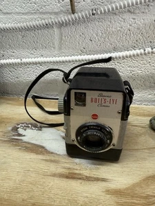 (Vintage) Kodak Brownie Bulls-Eye fotocamera pellicola istantanea con obiettivo Twindar COSÌ COM'È - Foto 1 di 5