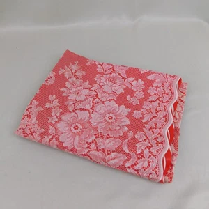 Vintage 60" x 90" Vinyl Blumen Spitze Tischdecke gewellte Kanten rot #7276 - Bild 1 von 11