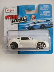 Maisto Fresh Metal  2009 White Nissan 360 Z - Picture 1 of 3