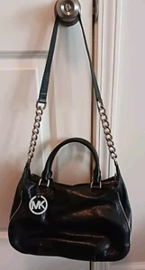 Michael Kors schwarze Leder- und Kettenhandtasche - Bild 1 von 9
