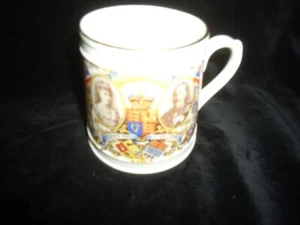 1935 George V + Queen Mary Silver Jubilee mug pottery - Picture 1 of 3