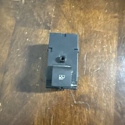 Interruptor de ventana lado izquierdo del conductor Chevrolet Trax 2017 2018 2019 2020 OEM 22915112 Foto 1 de 3
