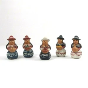Juego de 5 estatuillas de cerámica de arcilla peruana vintage para mujer con cestas pan fruta - Imagen 1 de 10