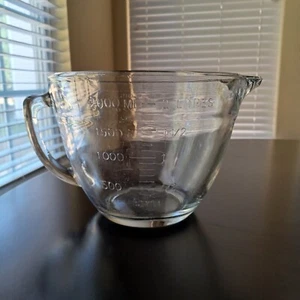 Vtg The Pampered Chef 8 Cup 2 Qt Glass Measuring Mixing Batter Bowl #88 No Lid - Picture 1 of 14