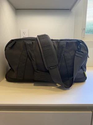 INCASE EO Travel Duffel Bag Dark Grey Gray Charcoal Black Excellent Condition - Image 1 of 4