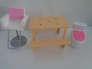 Barbie Silla Extra Mesa de Picnic Lavabo Muñecas Baño Muebles Mattel - Imagen 1 de 14