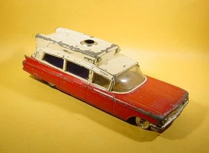 CORGI TOYS # 437 SUPERIOR AMBULANCE ON CADILLAC CHASSIS FOR RESTORATION - Picture 1 of 6