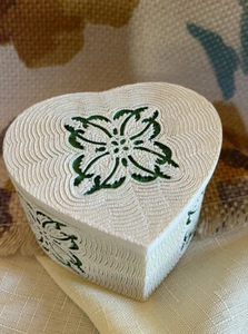 Vintage Intricate Green & Cream Heart Valentine Trinket Box Textured Resin - Picture 1 of 3