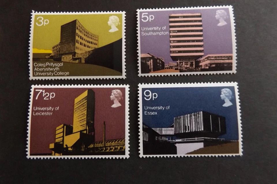 GB SG 890-893 MNH MINT STAMP SET 1971 Architecture Universities - Image 1 of 1