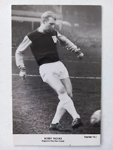 Early 1960's Bobby Moore West Ham Collectors Club Football Card - Picture 1 of 3