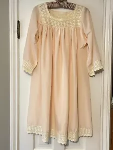 Vestido de noche vintage con lencería de iris recortado de ganchillo con adornos de crochet - Imagen 1 de 7