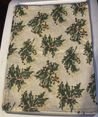 Halle Berry和金色镶嵌挂毯餐垫 — 第 1/3 张图片