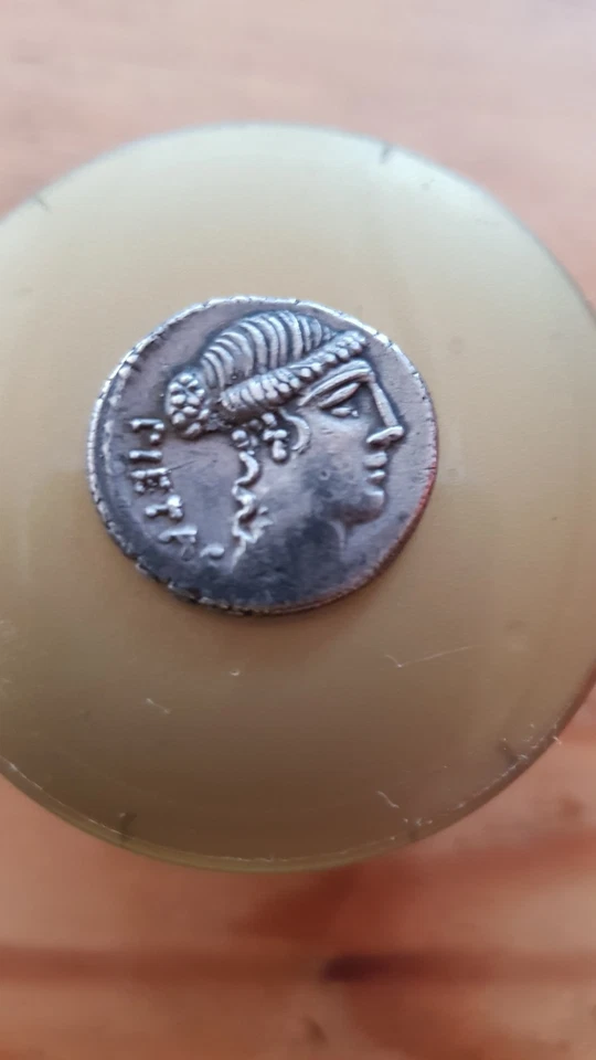 Monnaie romaine Junius Brutus - Photo 1/4