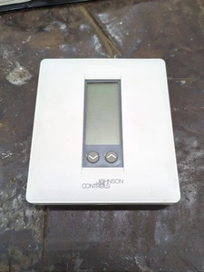 Johnson Controls T500HCP1 Programmable Thermostat White - Picture 1 of 12