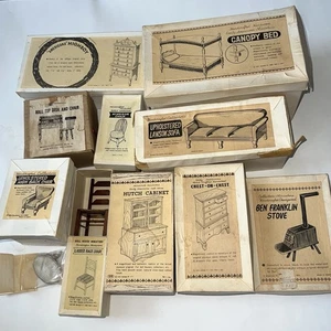 Vintage Puppenhaus Miniatur Hüttenstall mit Box - Bild 1 von 24