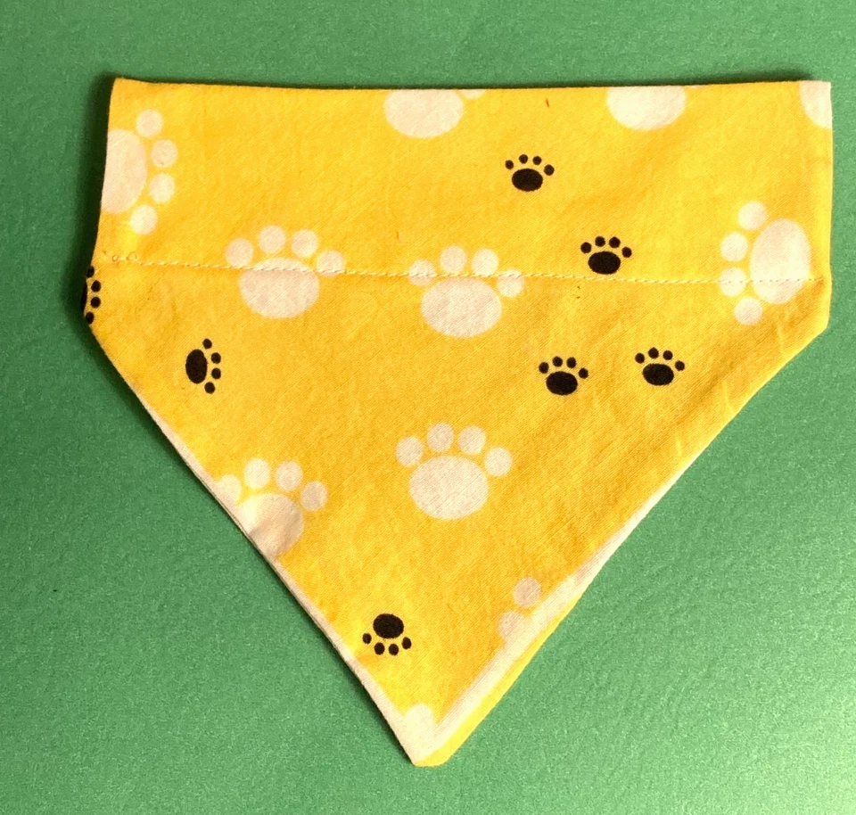 Bufanda Bandana Deslizable Sobre Cuello Perro Gato Amarillo Patas de Perro Pequeño/Mediano Foto 1 de 1