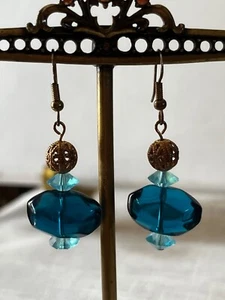 Pendientes Globos Filigrana de Latón y Cuentas de Vidrio Azul Cuelgan... - Imagen 1 de 4