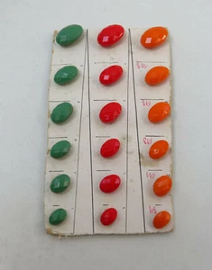GRADUATED VINTAGE / ART DECO STYLE GLASS BUTTONS ON CARD - SALESMAN SAMPLES ? - Picture 1 of 11