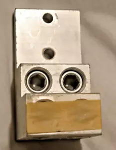 PB4-600 D1281 Ilsco Mechanical Lug Aluminum 600MCM-2 Electrical Connection Block - Picture 1 of 6