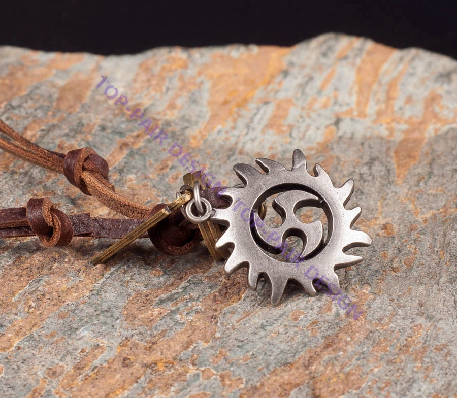 Gargantilla ajustable Hiphop Rock Fire Sol colgante de cuero genuino para hombre Foto 1 de 4