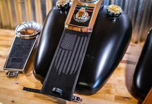 Bandera de Estados Unidos Orgullosa Tanque de Gas Panel de Cuero Babero Harley Davidson Pre 1999 Tanque Dividido  - Imagen 1 de 5