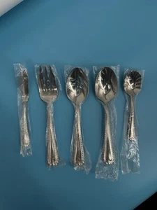 Reed & Barton WAKEFIELD 18/10 Stainless 5 PC HOSTESS SET Glossy Flatware NEW - Picture 1 of 3