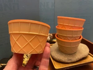 Lustige, kitschige Waffel Kegel Stil Thermo Eisschale Set - 4 Stück - Geburtstag - Bild 1 von 3