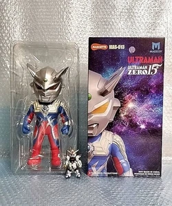 Mascota de vinilo suave Ultraman Zero 15th 24 cm - Imagen 1 de 3