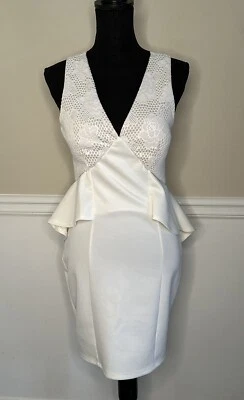 Vestido branco estilo peplum Flamingo júnior tamanho médio - Imagem 1 de 4