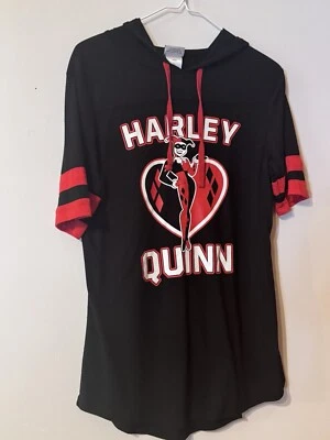 Camiseta con Capucha DC Comics Harley Quinn Manga Corta Talla Juniors Grande 11-13 Foto 1 de 4