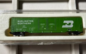 Burlington Northern 60 ft Ribbed Boxcar Green N Scale Steel Wheels NOS - Picture 1 of 6