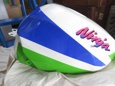 Kawasaki ZX750 ZX7 Fuel Tank 1993 NOS ZX750L1 Ninja OEM Gas Tank 51003-5487-KE Foto 1 de 4