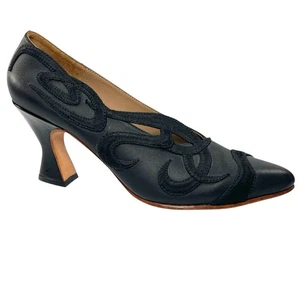 JOHN FLUEVOG HOTCHKISS Black Cut Out Swirl Embroidered Pumps Heels Women 7.5 New - Picture 1 of 8
