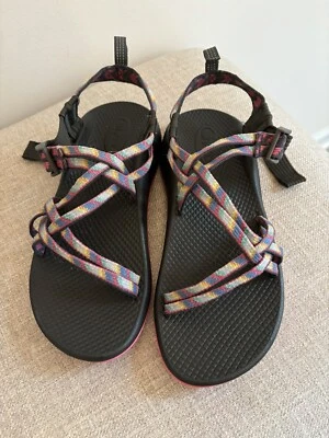 Sandalias Chaco’s para niños rosa/azul/amarillo arco iris con tiras niñas 5 Foto 1 de 4