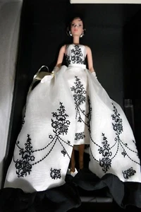 BARBIE COLLECTOR - GOLD LABEL -AUDREY HEPBURN as SABRINA, 2013 - Picture 1 of 8