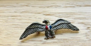 Vintage Kunststoff Patriotischer Adler Pin Pinback - Bild 1 von 3