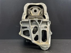 GENUINE AUDI 3.0l ENGINE MOUNT RIGHT O/S 782215147918 - Picture 1 of 4