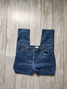 L. L. Bean Classic Fit Med Wash Blue Denim Jeans Skinny High Rise Petite Size 14 - Picture 1 of 10