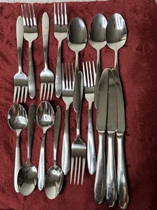 Oneida 17 Piece Stainless Steel Flatware - Picture 1 of 6
