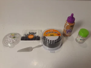 MGA Miniverse Make It Mini Food Halloween Serie 2 Spooky Cake aus Vitrine - Bild 1 von 4
