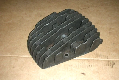 Culata Suzuki TS250 TS 250 años 70 (1 aleta rota) Foto 1 de 4