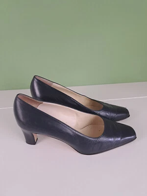 BALLY Navy Square Toe Heels Size UK 5.5 - image 1 of 4