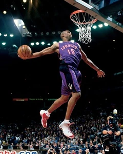 Foto de baloncesto vintage de la NBA Vince Carter Windmill Dunk Toronto Raptors 8x10 - Imagen 1 de 1