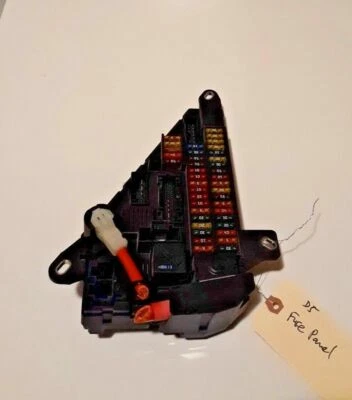 BMW 530i 2003-10 Fuse Panel Power USED OEM PN: 61146906618 ** - Image 1 of 4