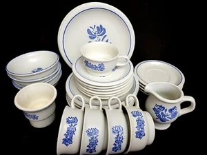 Vintage Pfalzgraff Yorktowne blau Geschirr 24 Stück Mittagessen Platz Einstellung für 4 - Bild 1 von 12