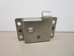 A.L. Hansen Pestillo de puerta compartimento izquierdo 5-1/6" agujero cuadrado 2" x 3-7/16" - Imagen 1 de 6